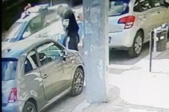 video sparatoria taranto feriti due agenti