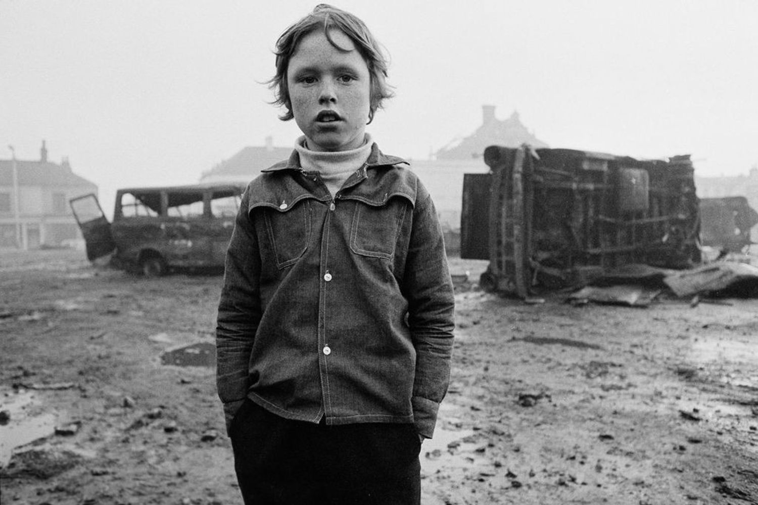 West Belfast, 1972. Un bambino nei pressi di Falls Road