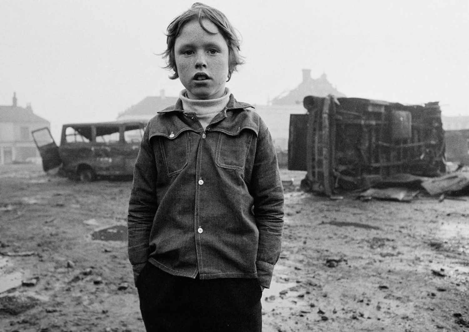West Belfast, 1972. Un bambino nei pressi di Falls Road