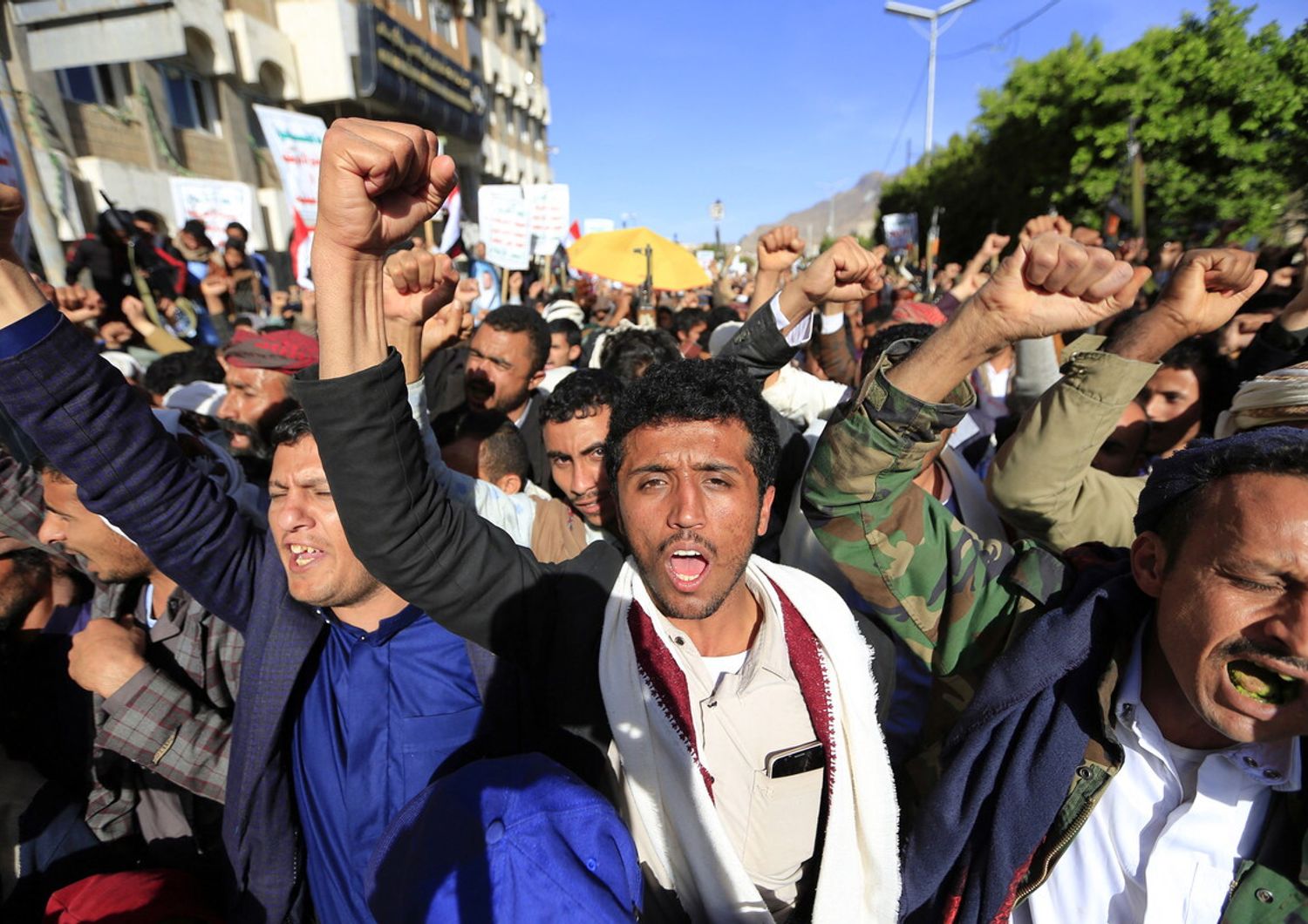 I sostenitori dei ribelli Houthi in una manifestazione in Yemen&nbsp;