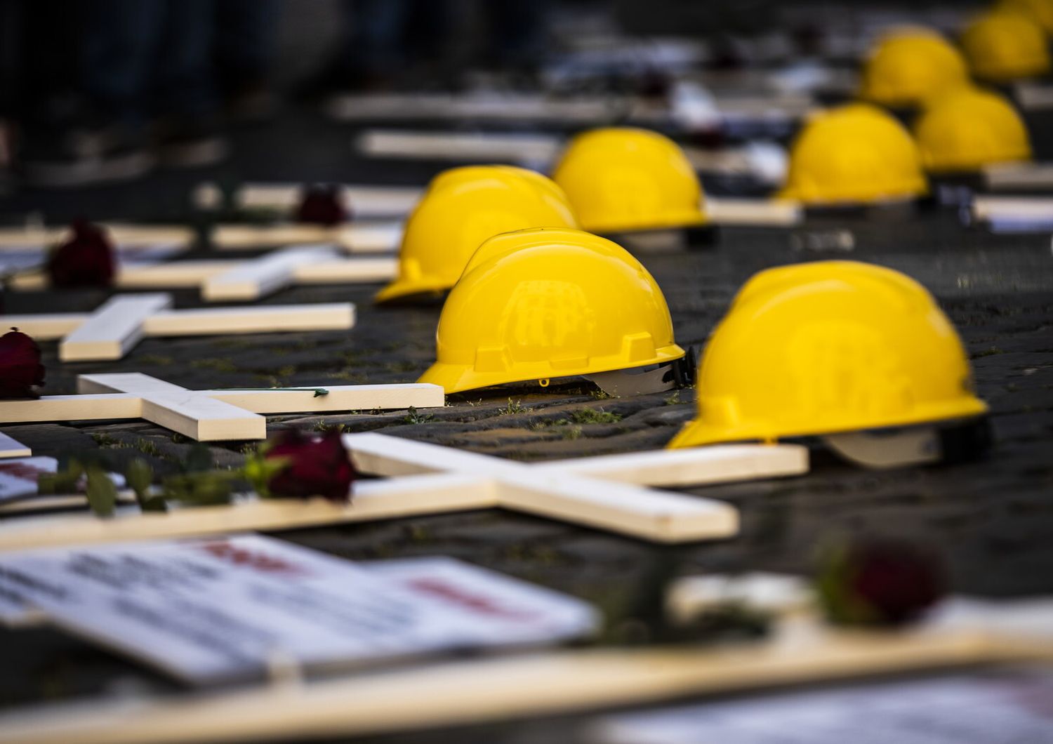 Flash mob dei sindacati per una maggiore sicurezza sui posti di lavoro&nbsp;