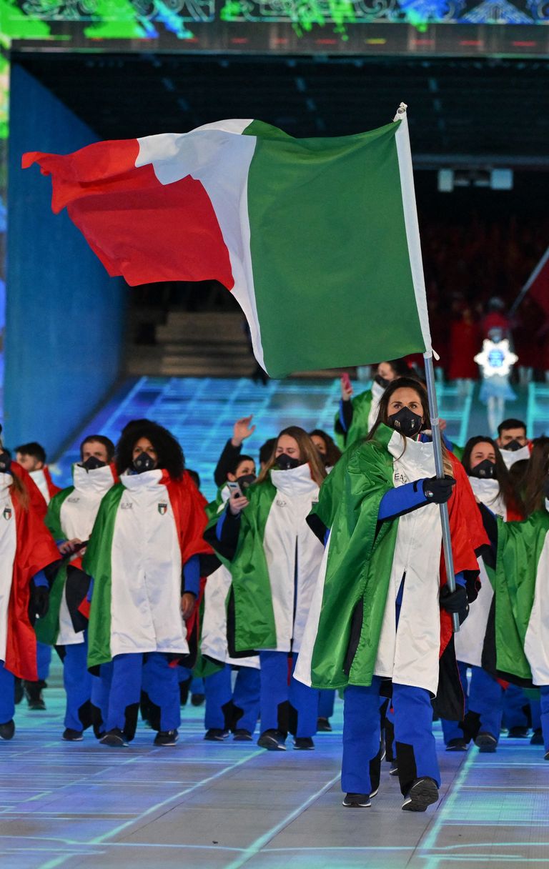 <span style="color: rgb(34, 34, 34); font-family: Raleway, sans-serif;">Michela Moioli, portabandiera dell'Italia alla cerimonia di apertura</span>