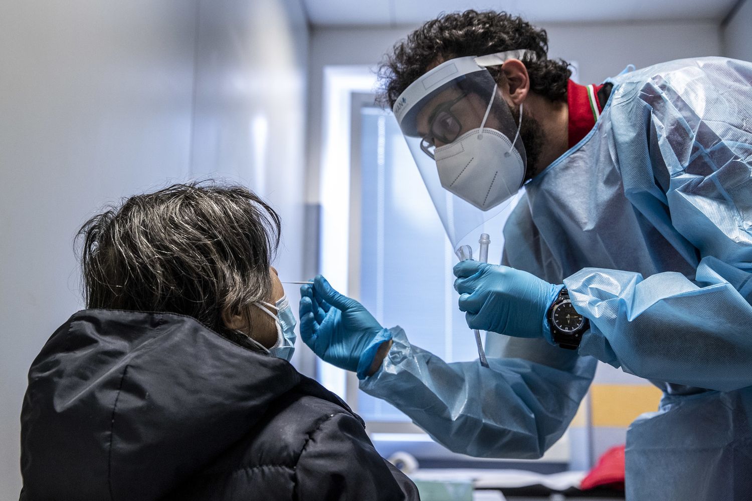 Tamponi covid 19 nella sede della Croce Rossa a Roma&nbsp;