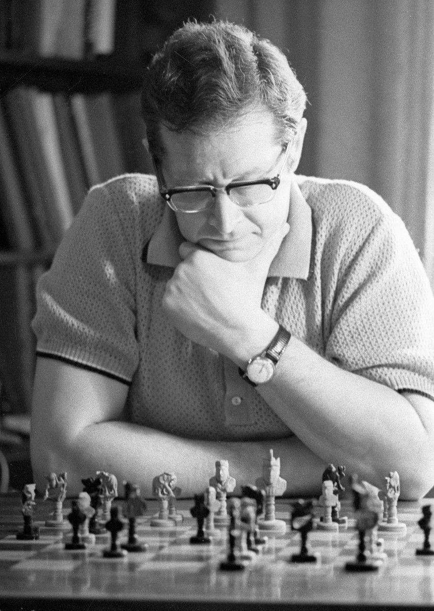 Lo scacchista russo Yuri Lvovich Averbakh