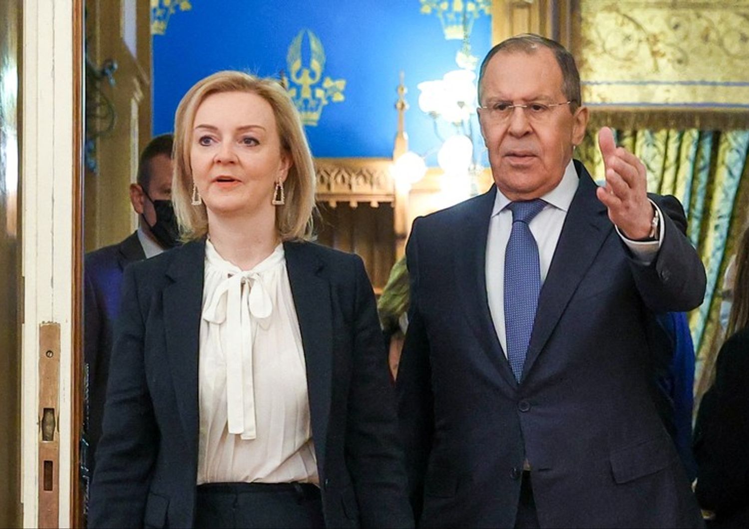 Liz Truss e Serghei Lavrov