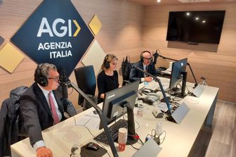 Alessandro Modiano, inviato speciale per il clima del governo Draghi, con la vicedirettrice il direttore di AGI, Rita Lofano e il direttore Mario Sechi