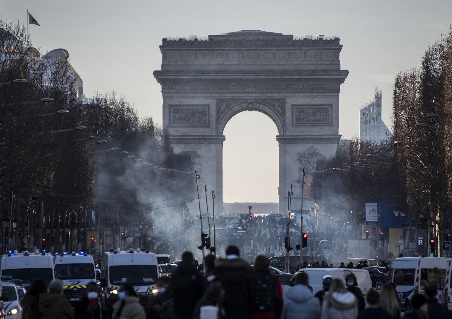 Le proteste sugli Champs Elysees&nbsp;