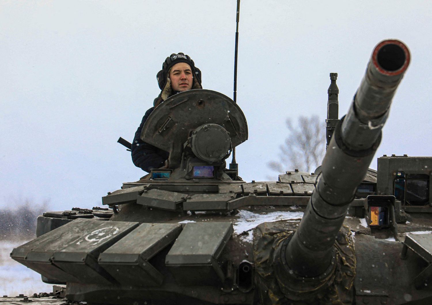 Un carro armato russo impegnato in un'esercitazione