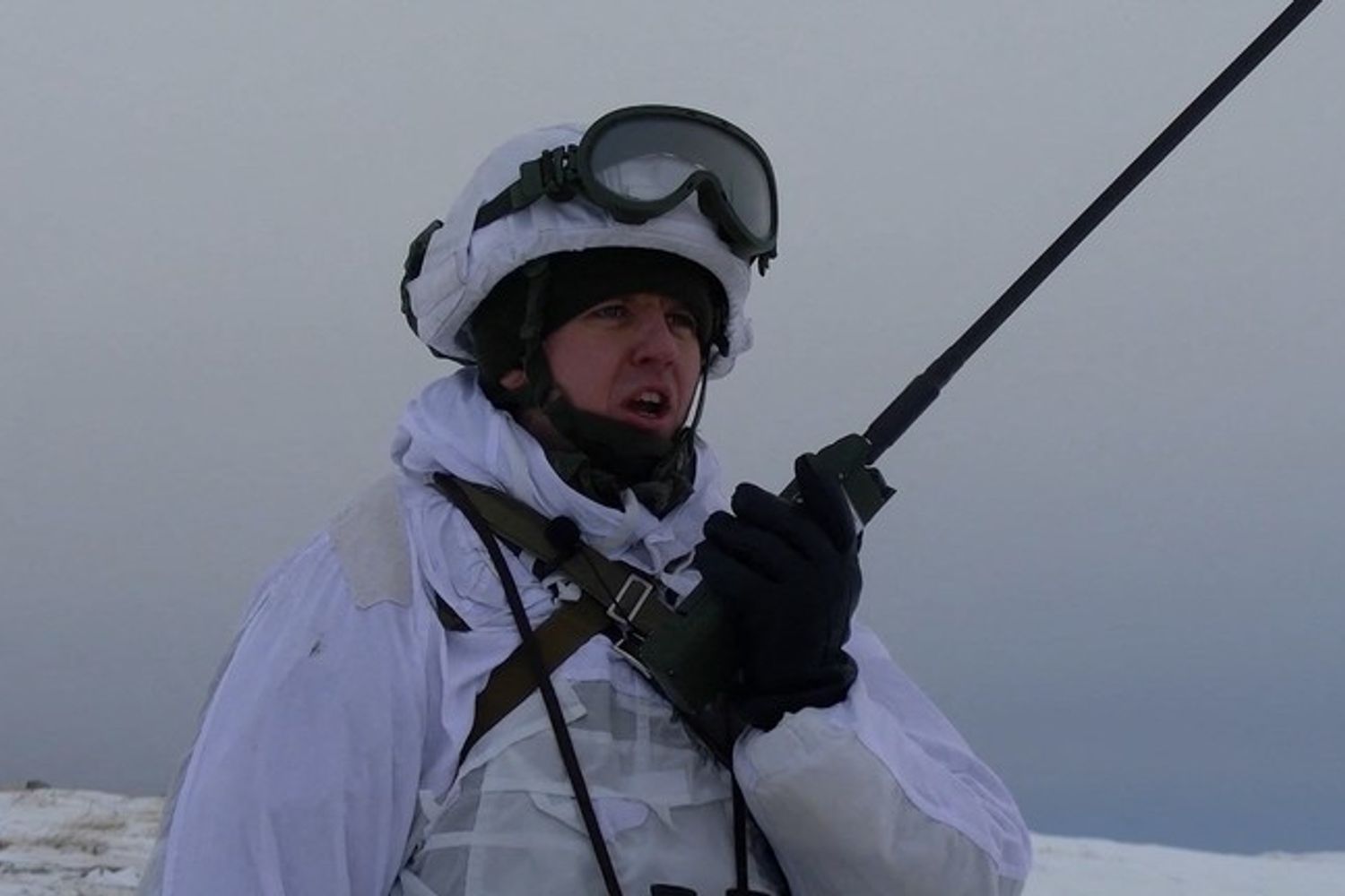 Un soldato russo al confine con l'Ucraina&nbsp;