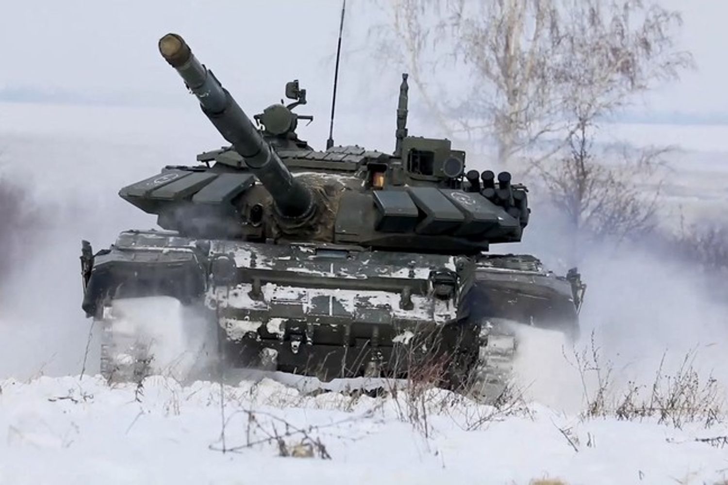 Un carro armato russo impegnato in un'esercitazione