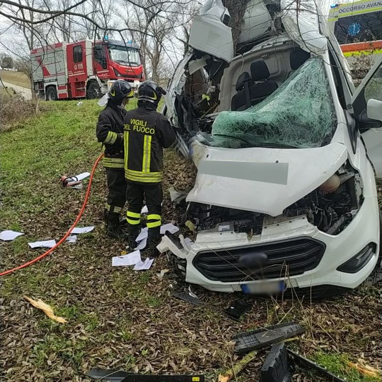 Muore a 17 anni in incidente stradale durante stage