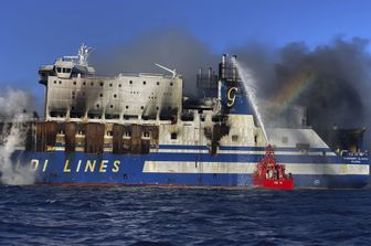 Il traghetto della Grimaldi diretto a brindisi dove si &egrave; sviluppato un incendio &nbsp;