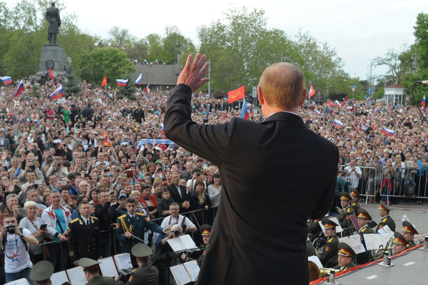 Il presidente della Russia Vladimir Putin in visita a Sebastopoli dopo l'annessione della Crimea nel 2014&nbsp;