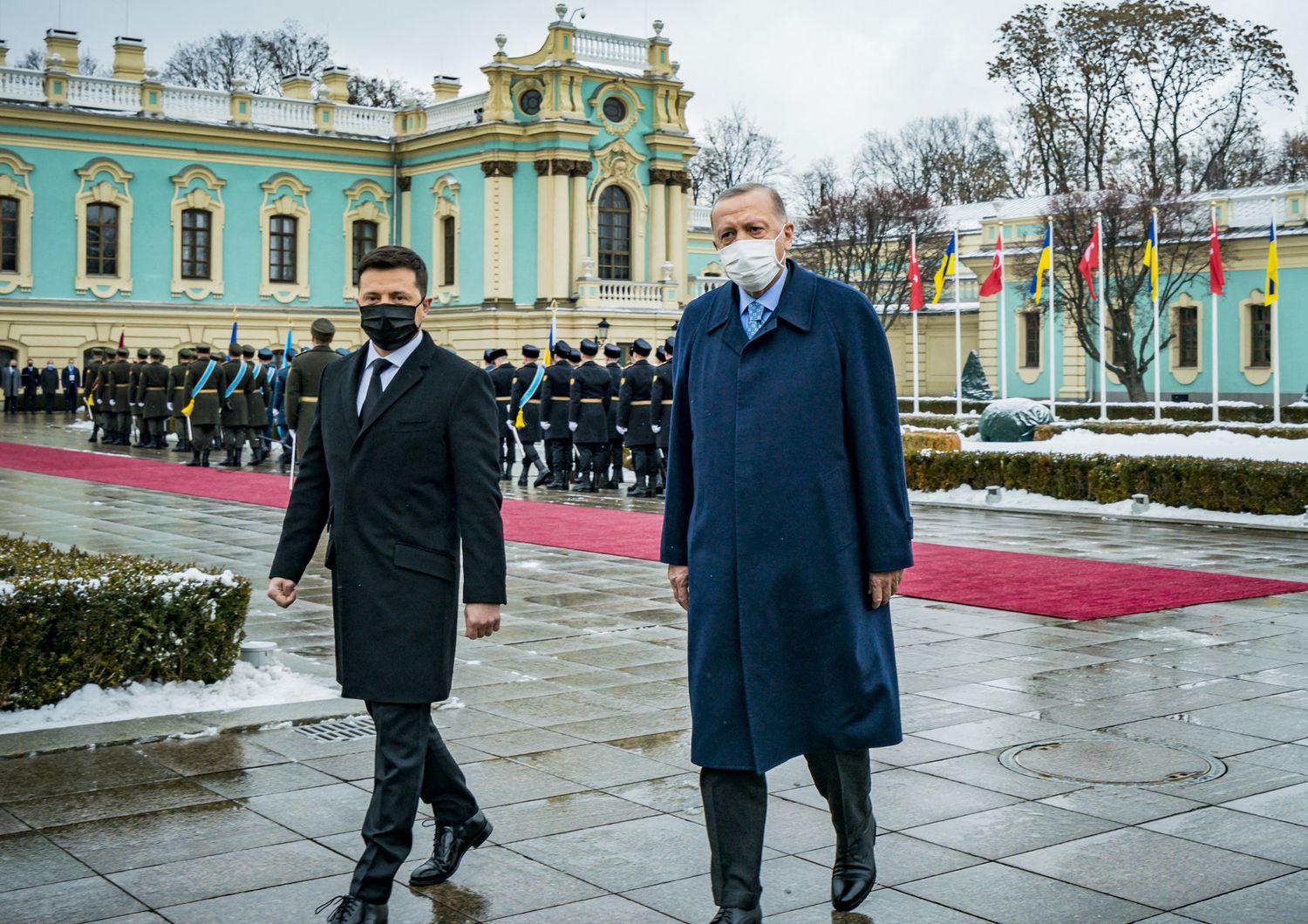 Il presidente ucraino Zelensky e quello turco durante la visita di Erdogan a Kiev
