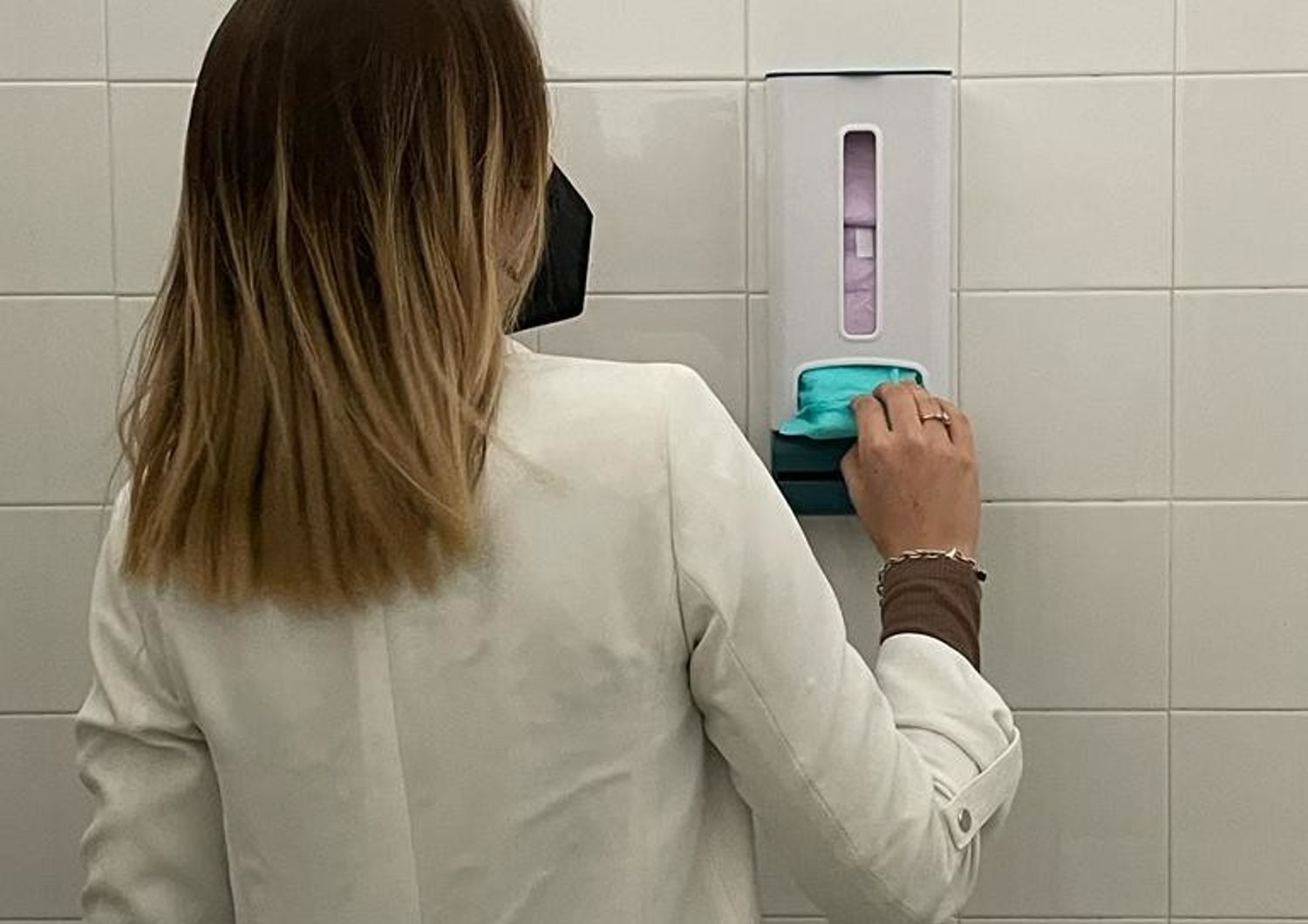 scuola torinese installazione distributori gratuiti assorbenti