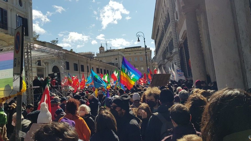 Roma, manifestazione per la pace a piazza Santissimi Apostoli&nbsp;&nbsp;
