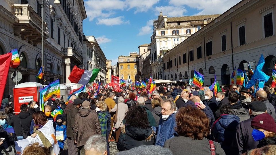 Roma, manifestazione per la pace a piazza Santissimi Apostoli&nbsp;