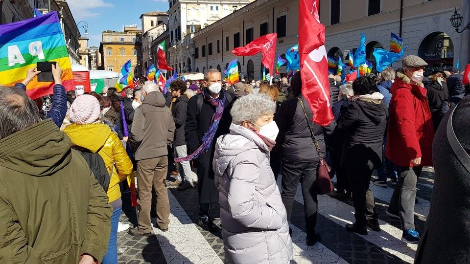 Roma, manifestazione per la pace a piazza Santissimi Apostoli&nbsp;