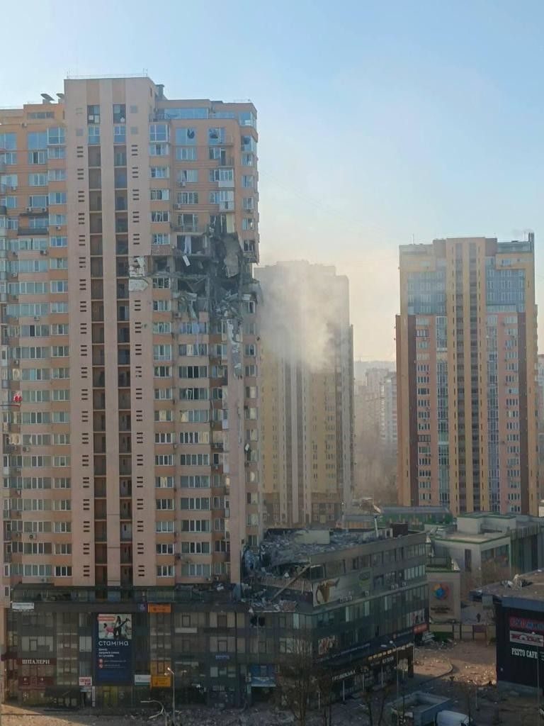 Kiev, palazzi danneggiati dalle bombe russe