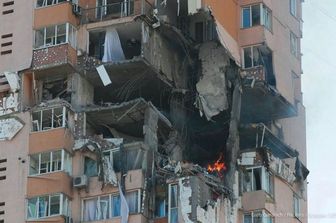 Kiev, case distrutte dai bombardamenti russi