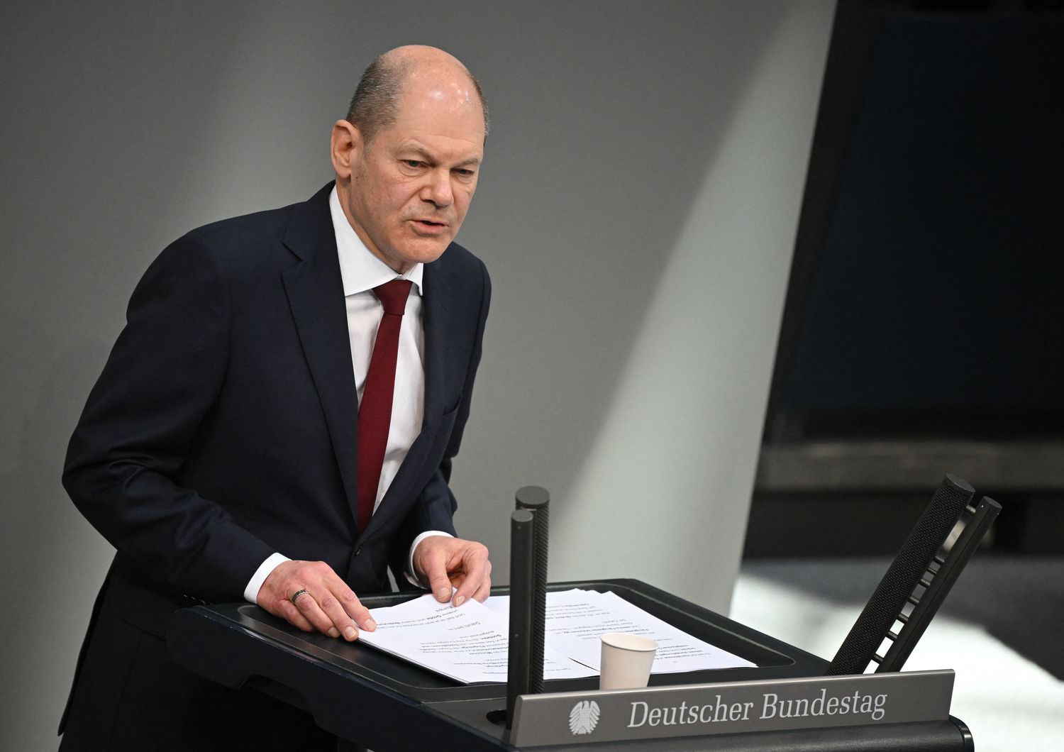 Il cancelliere tedesco Olaf Scholz al Bundestag