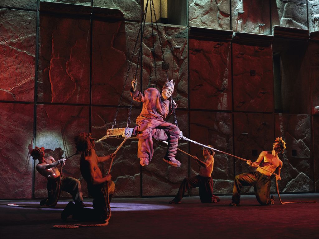 Notre Dame, Gi&ograve; Di Tonno