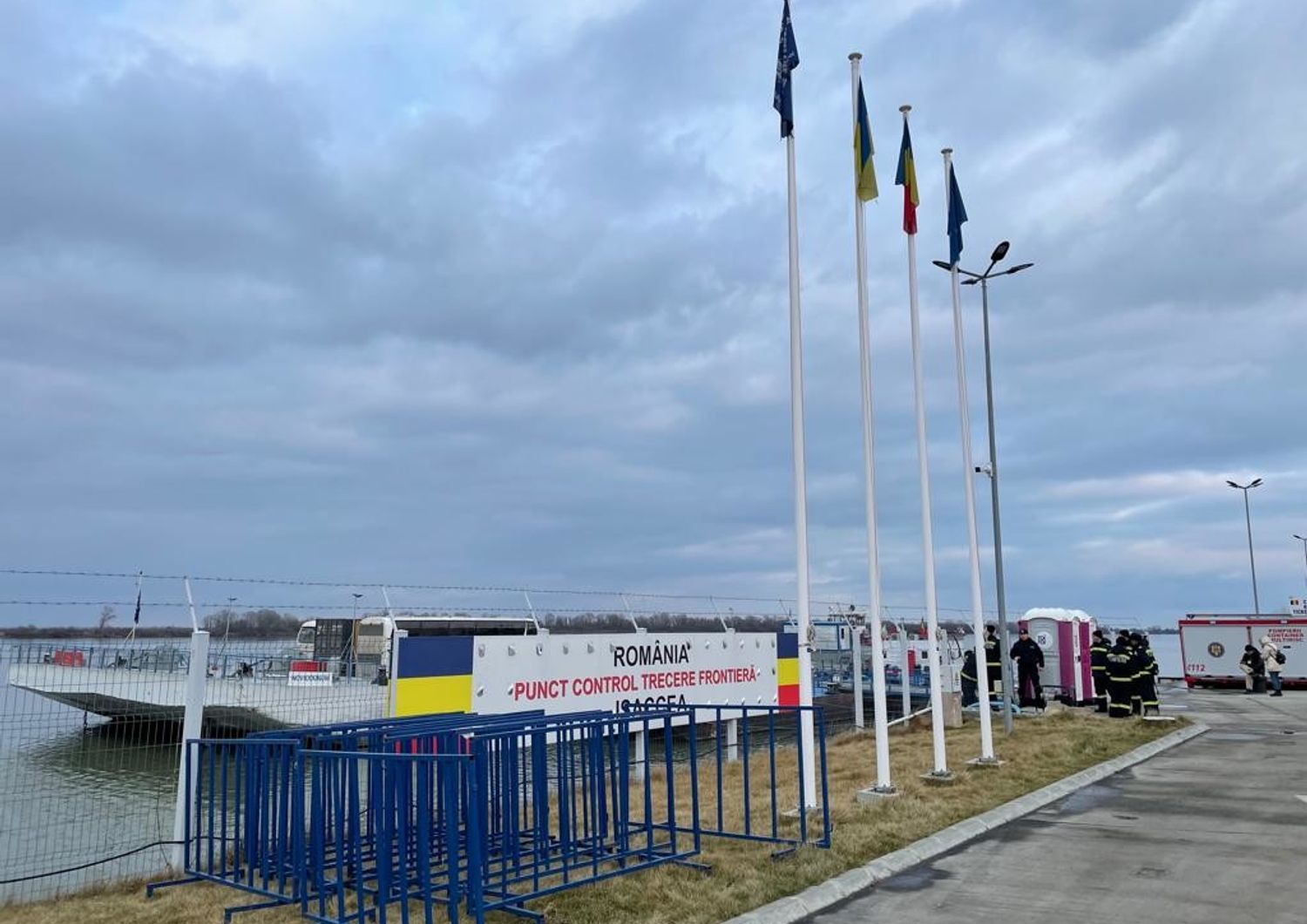 Il punto di arrivo dei profughi ucraini a Isaccea, in Romania
