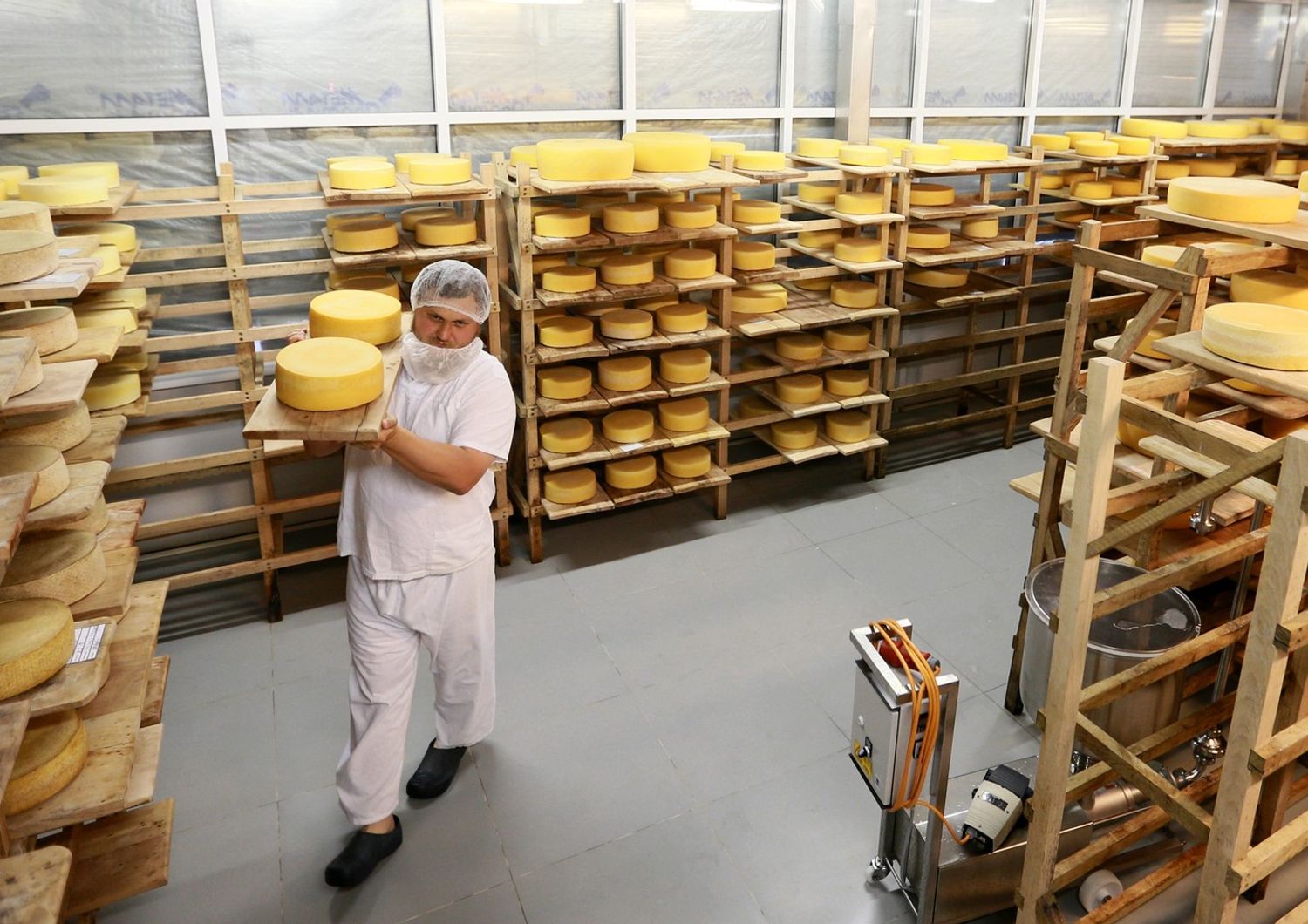 Una fabbrica di 'Parmesan' in Russia