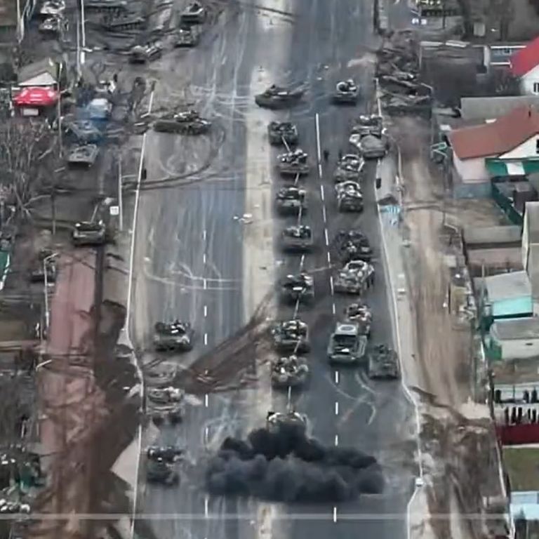 L'attacco dell'esercito ucraino alla colonna di carri armati russi