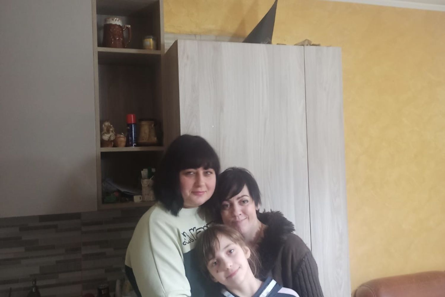 &nbsp;Inna e sua figlia (a sinistra) con Hannia&nbsp;