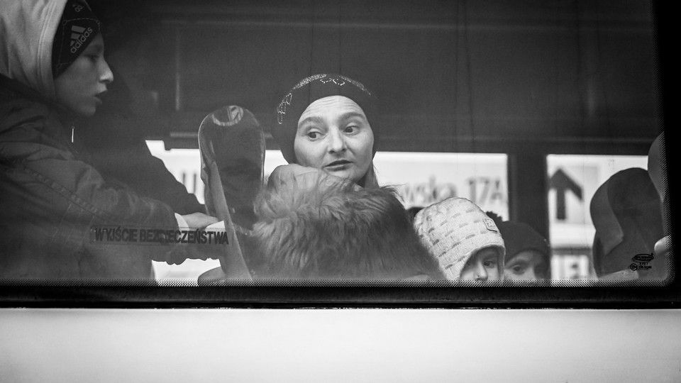 Il dramma del popolo ucraino attraverso gli sguardi dei rifugiati in fuga dalla guerra