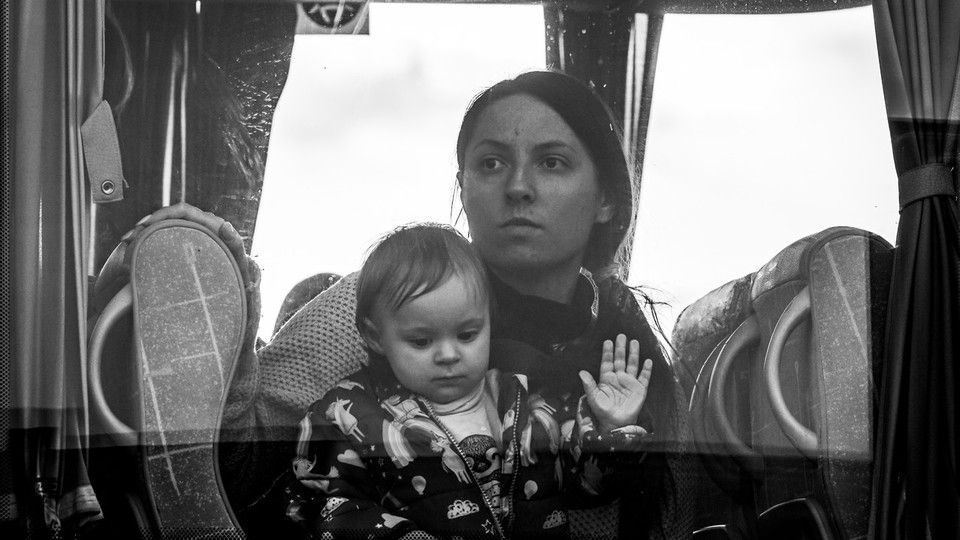 Il dramma del popolo ucraino attraverso gli sguardi dei rifugiati in fuga dalla guerra