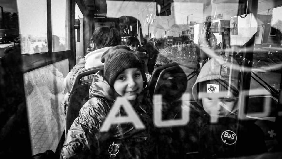 Il dramma del popolo ucraino attraverso gli sguardi dei rifugiati in fuga dalla guerra