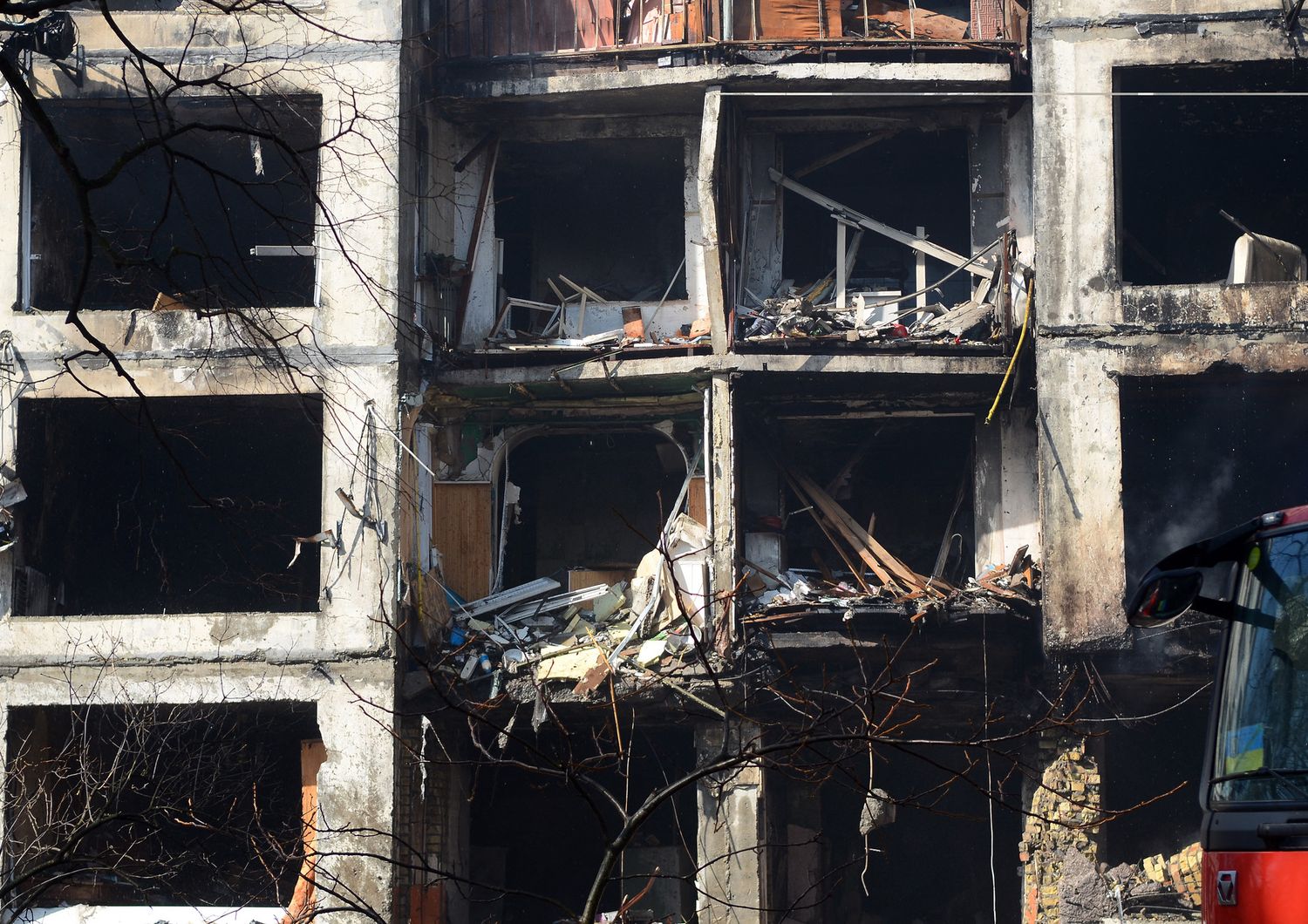 Un palazzo di Kiev distrutto dai bombardamenti