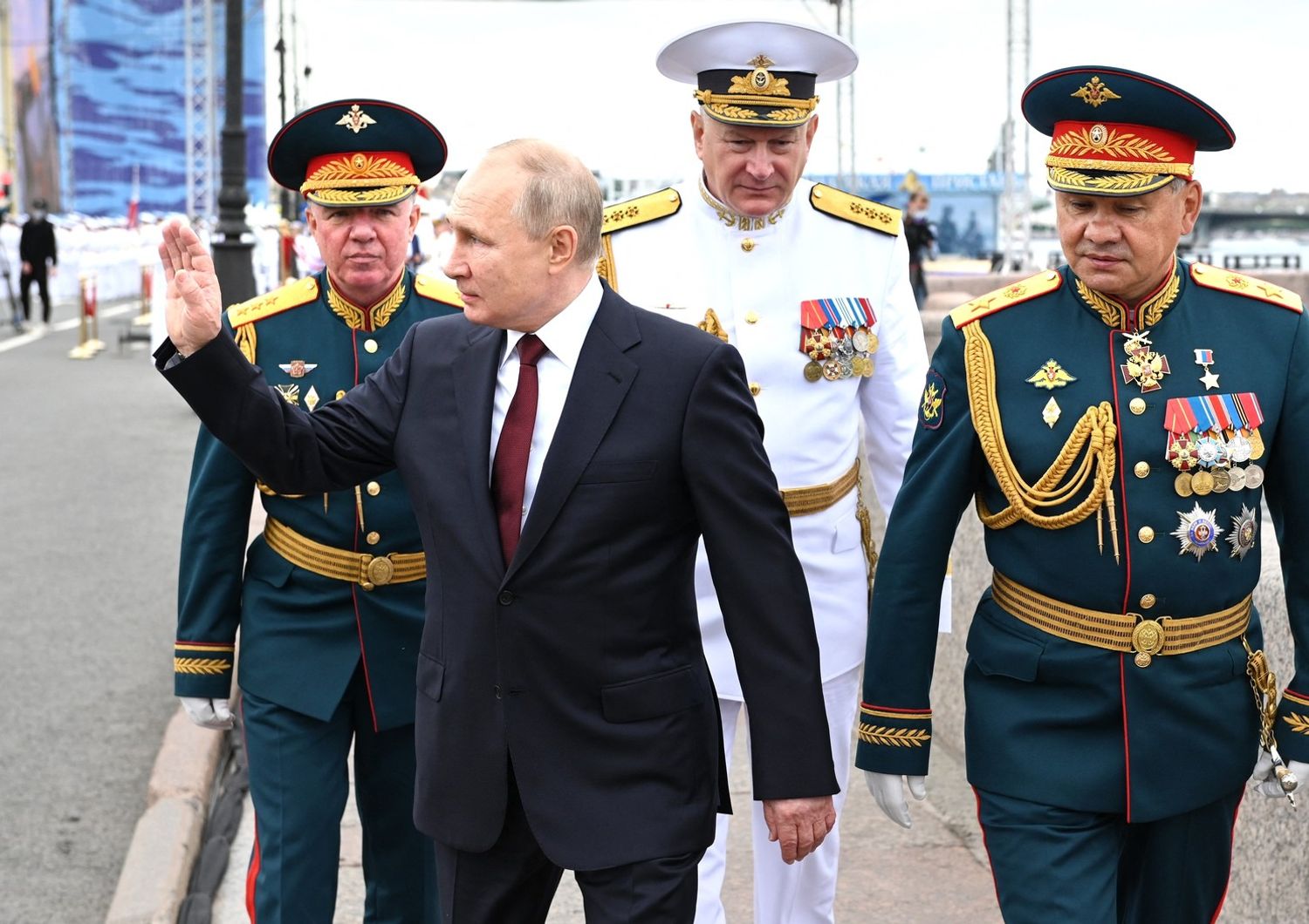 Putin con i vertici militari russi