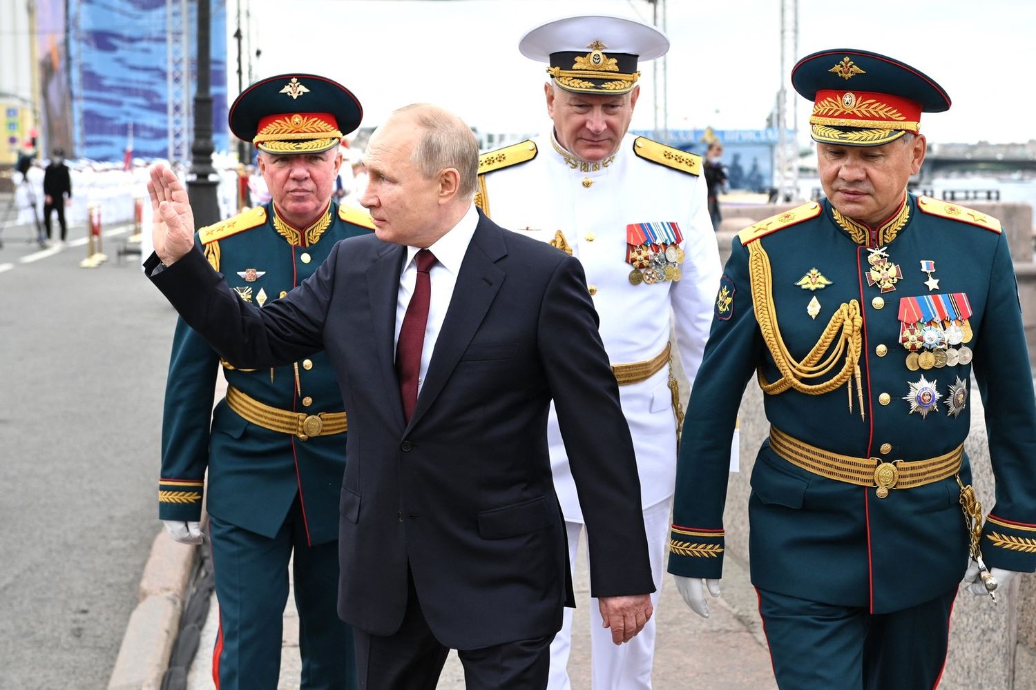 Putin con i vertici militari russi