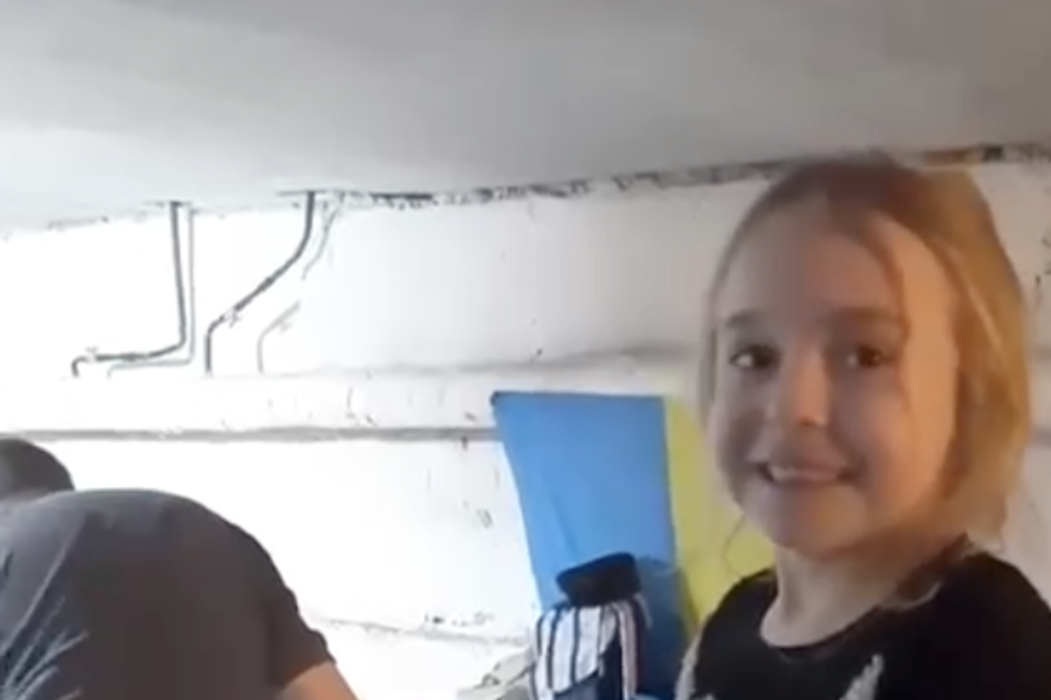 La piccola Amelia che canta Frozen