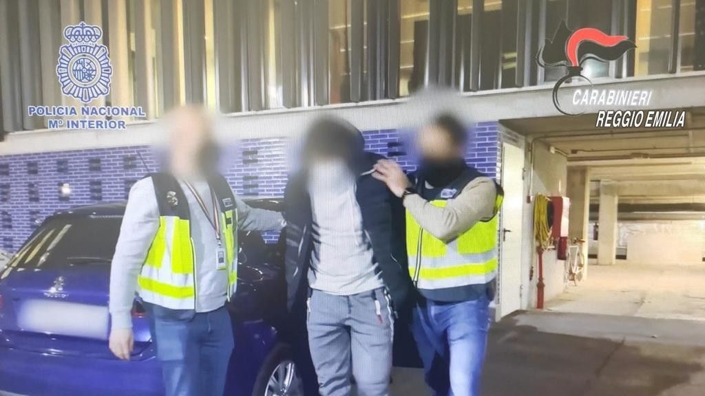 La consegna di Nomanhulaq Nomanhulaq, cugino di Saman