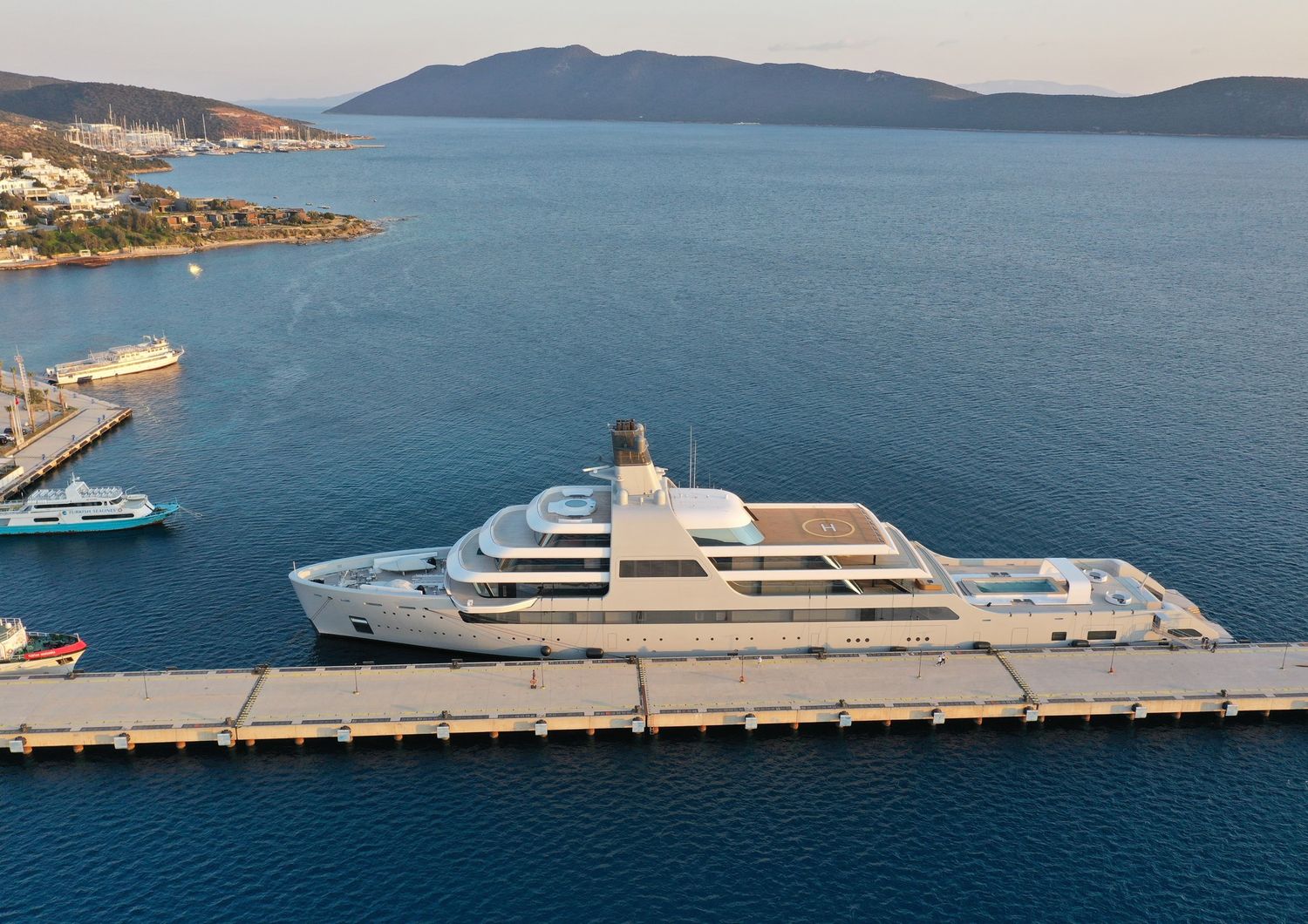 Lo yacht My Solaris intestato a Roman Abramovich attraccato a Mugla Province in Turchia &nbsp;