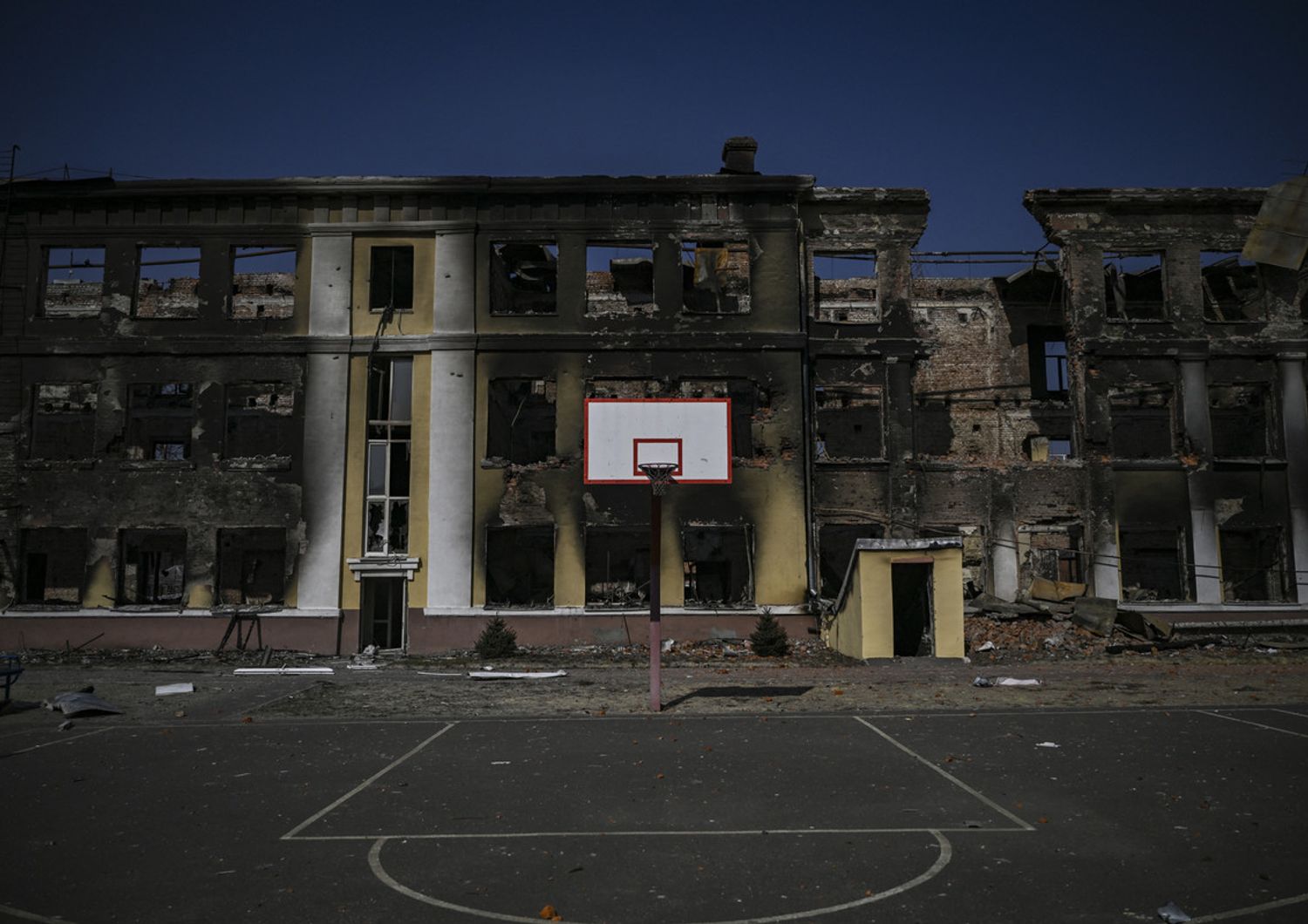 Un palazzo bombardato a Kharkiv