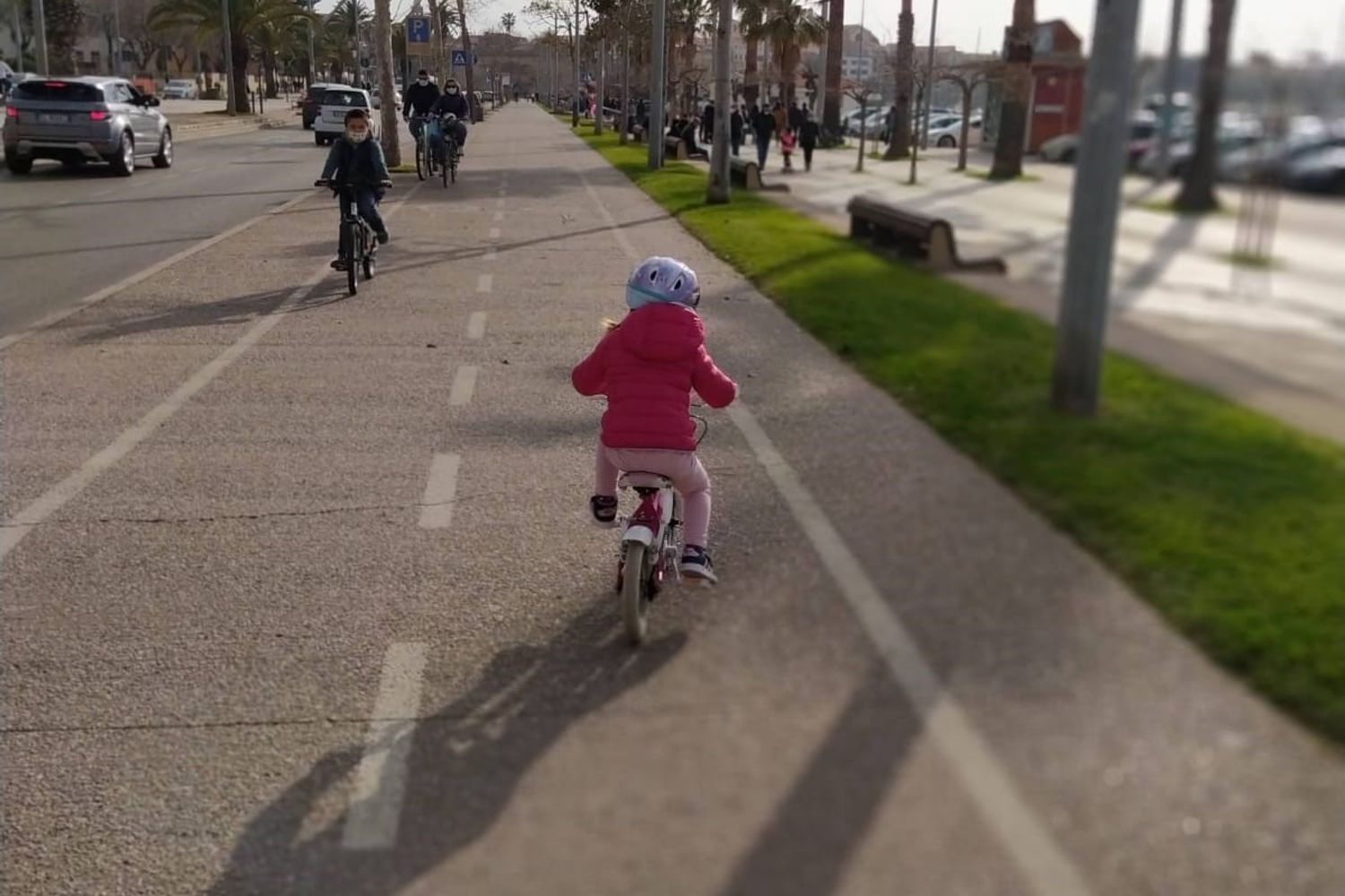 Pista ciclabile sul lungomare di Alghero, in Sardegna