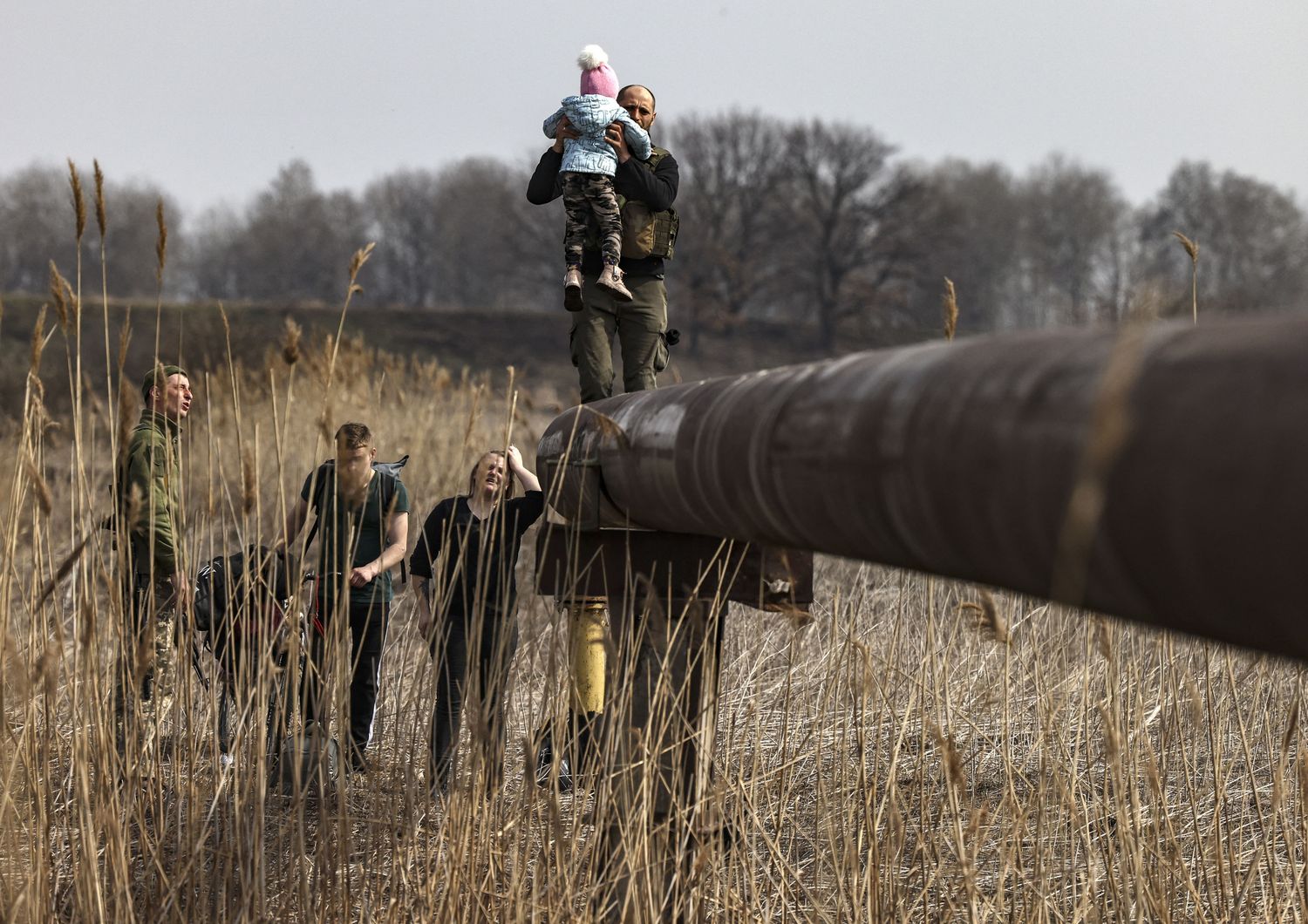 Impianto del gas in Ucraina, tra soldati e civili