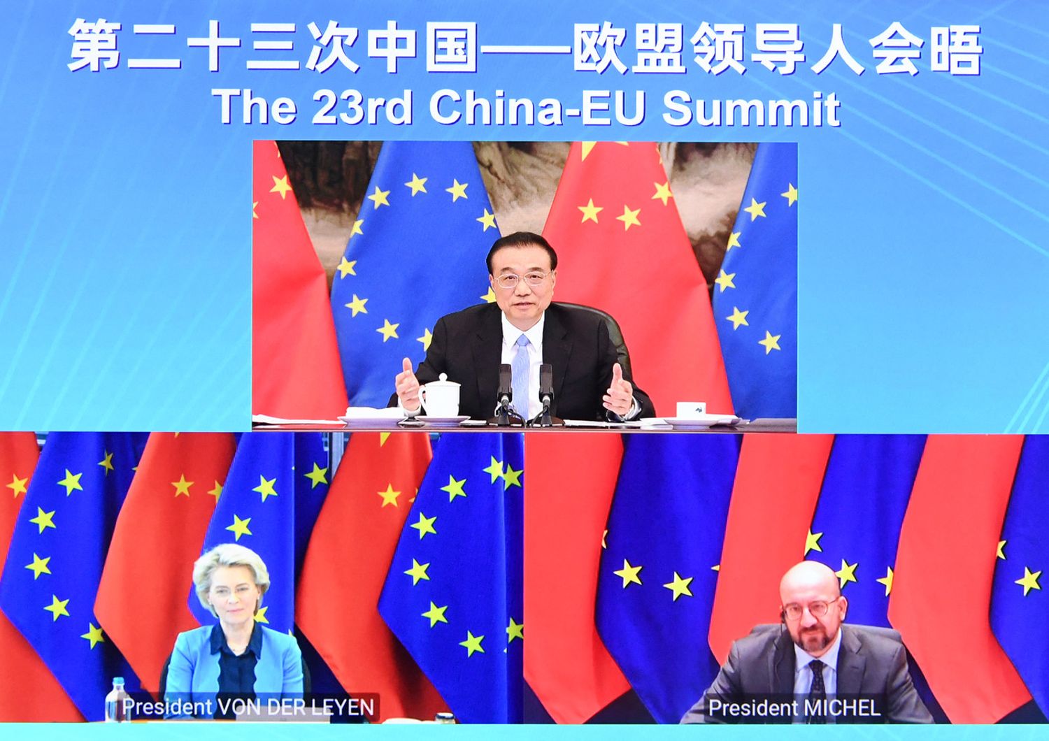 Il videocollegamento tra il premier cinese Li Keqiang holds e Ursula von der Leyen e Charles Michel &nbsp;