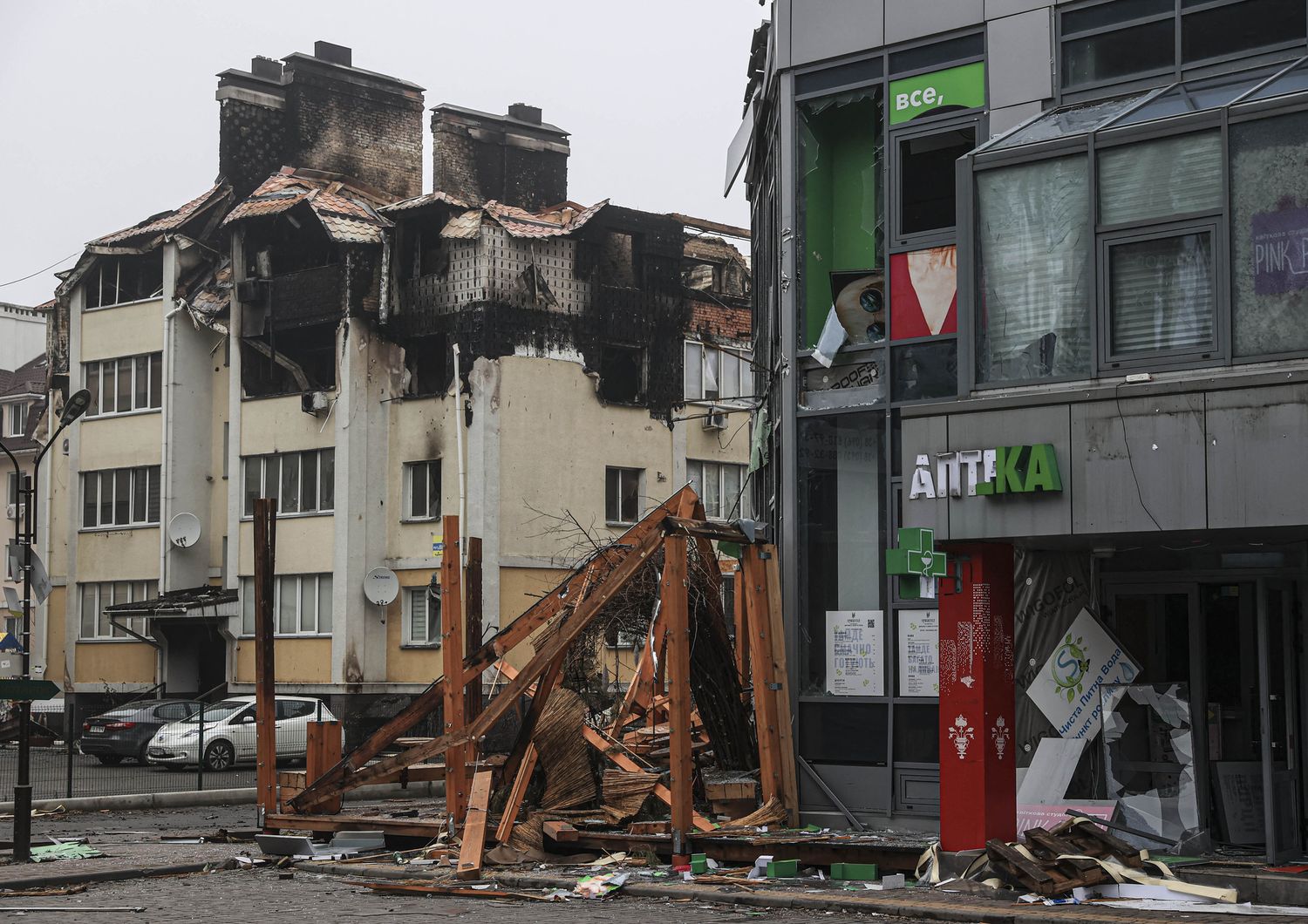 Gli effetti dei bombardamenti a Irpin