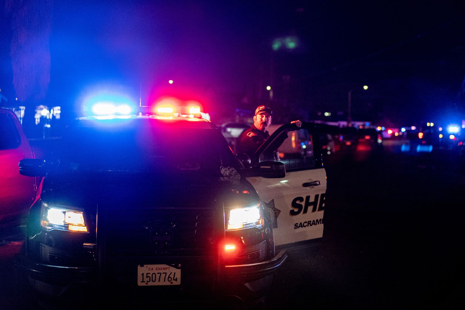 La polizia di Sacramento sul luogo di una sparatoria