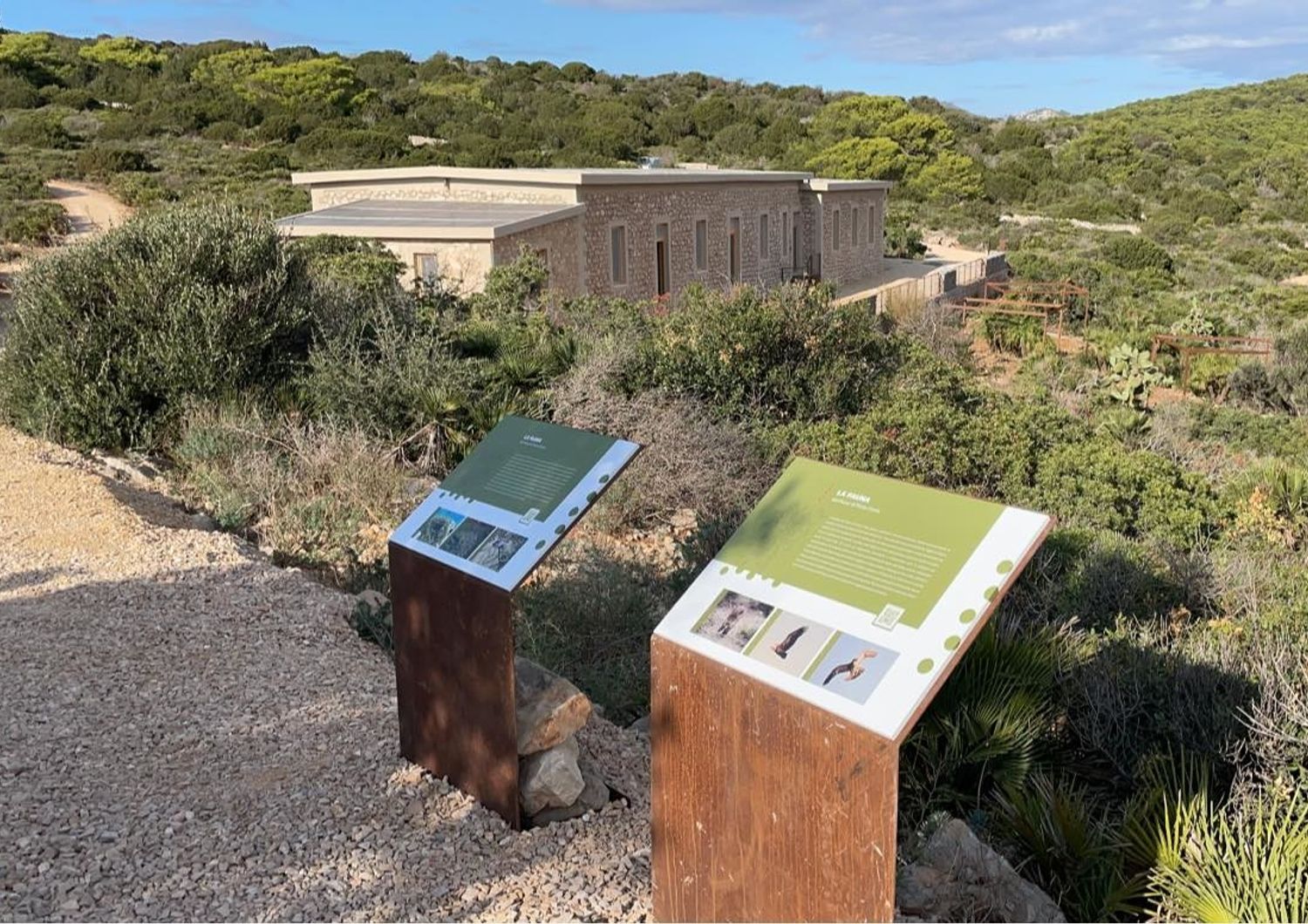 La struttura ricettiva di Punta Giglio in Sardegna