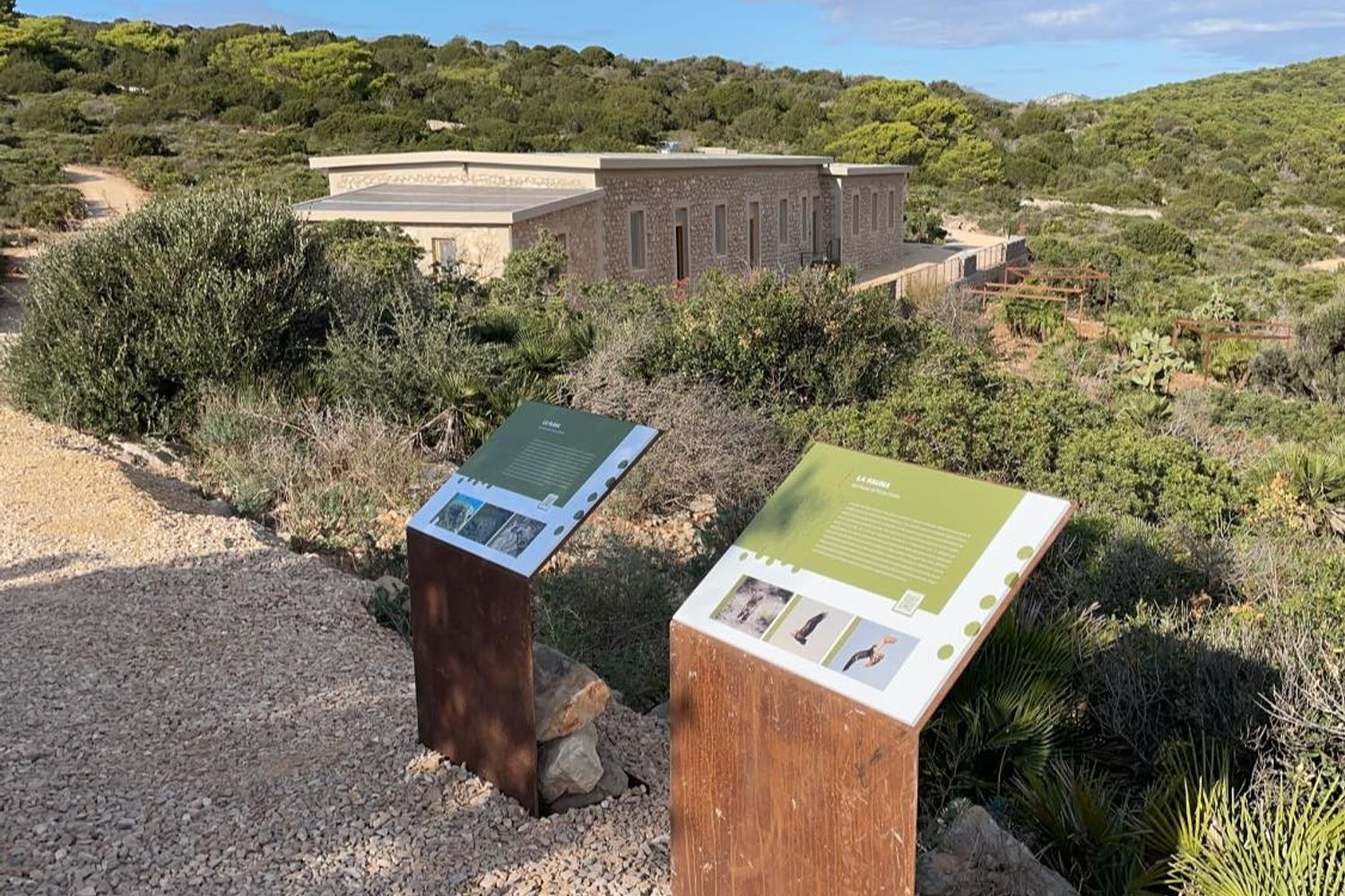 La struttura ricettiva di Punta Giglio in Sardegna