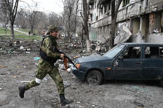 Militare russo a Mariupol&nbsp;