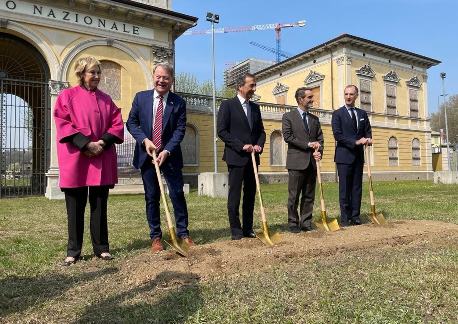 sx: vice presidente Moratti, Console Usa a Milano Needham, sindaco Sala, presidente Fontana, Incaricato d'Affari dell'Ambasciata a Roma Smitham