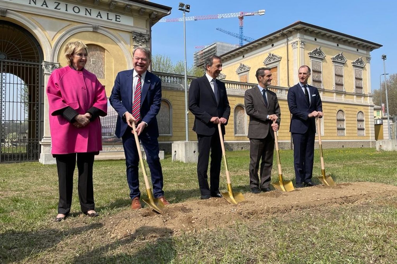sx: vice presidente Moratti, Console Usa a Milano Needham, sindaco Sala, presidente Fontana, Incaricato d'Affari dell'Ambasciata a Roma Smitham